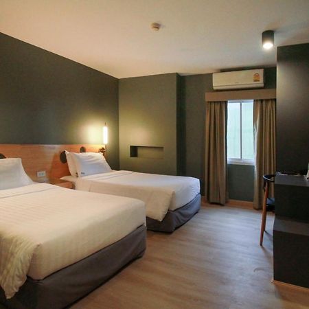 Mybed Ratchada Hotel Банкок Екстериор снимка