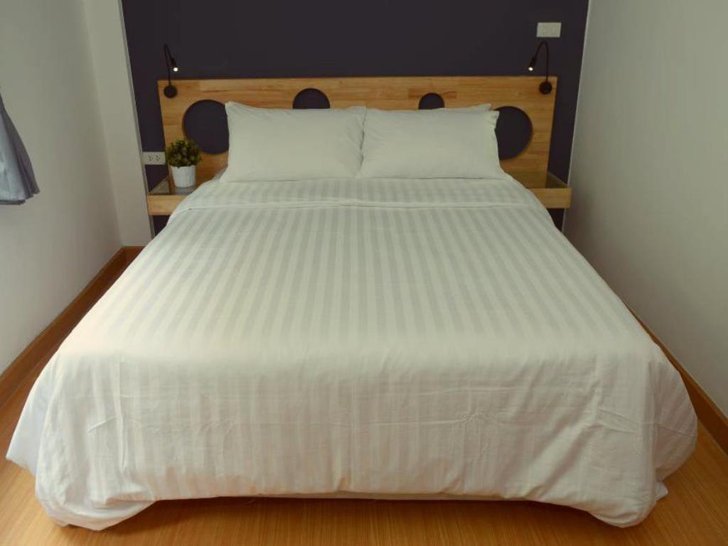Mybed Ratchada Hotel Банкок Екстериор снимка