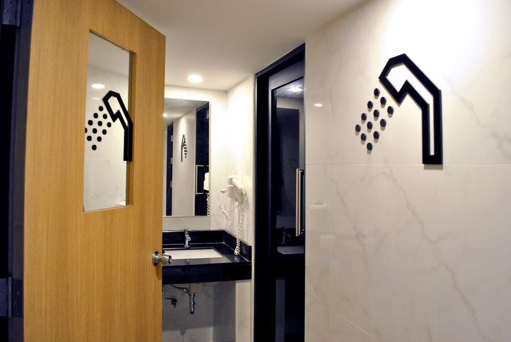 Mybed Ratchada Hotel Банкок Екстериор снимка