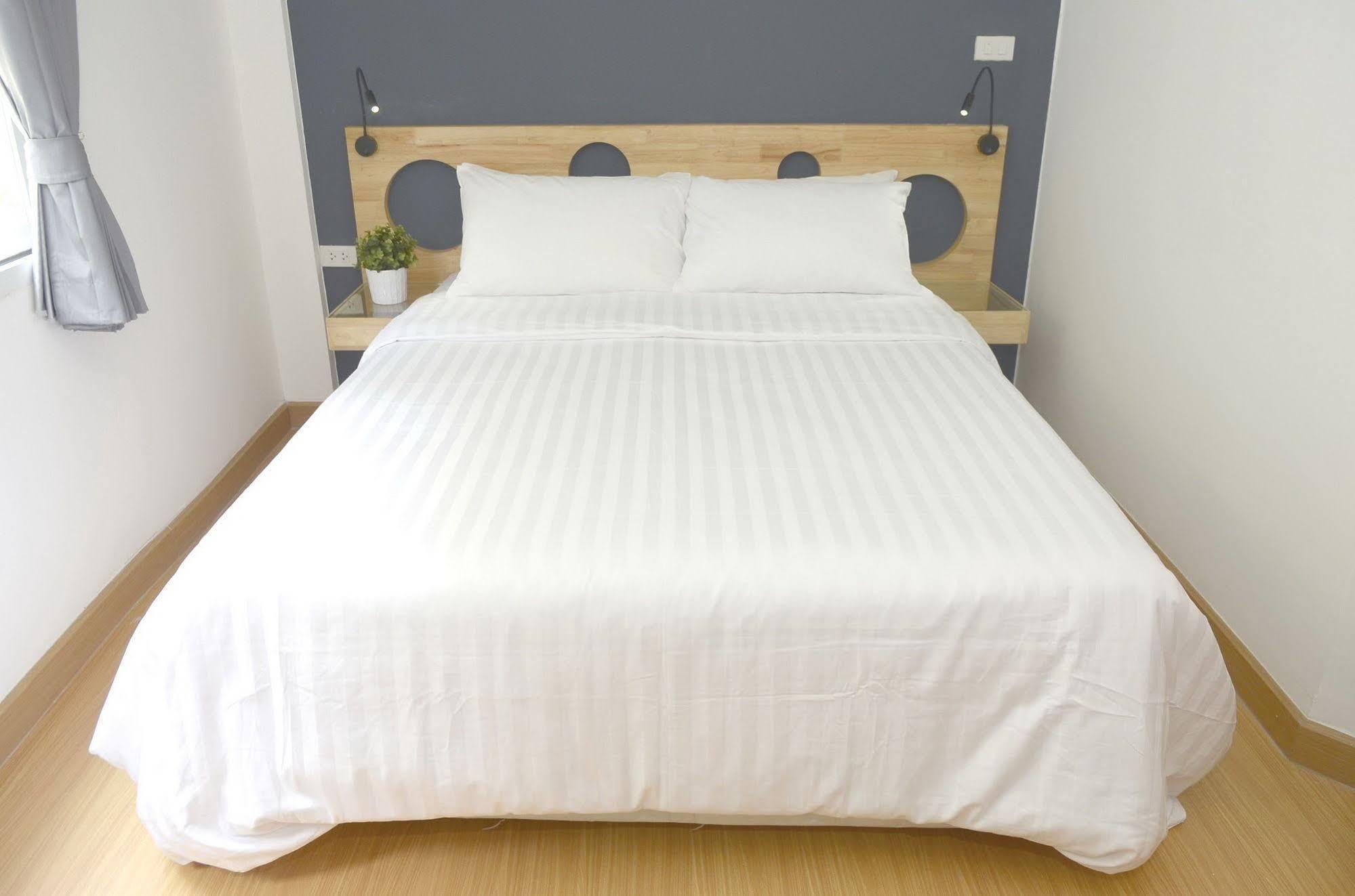 Mybed Ratchada Hotel Банкок Екстериор снимка