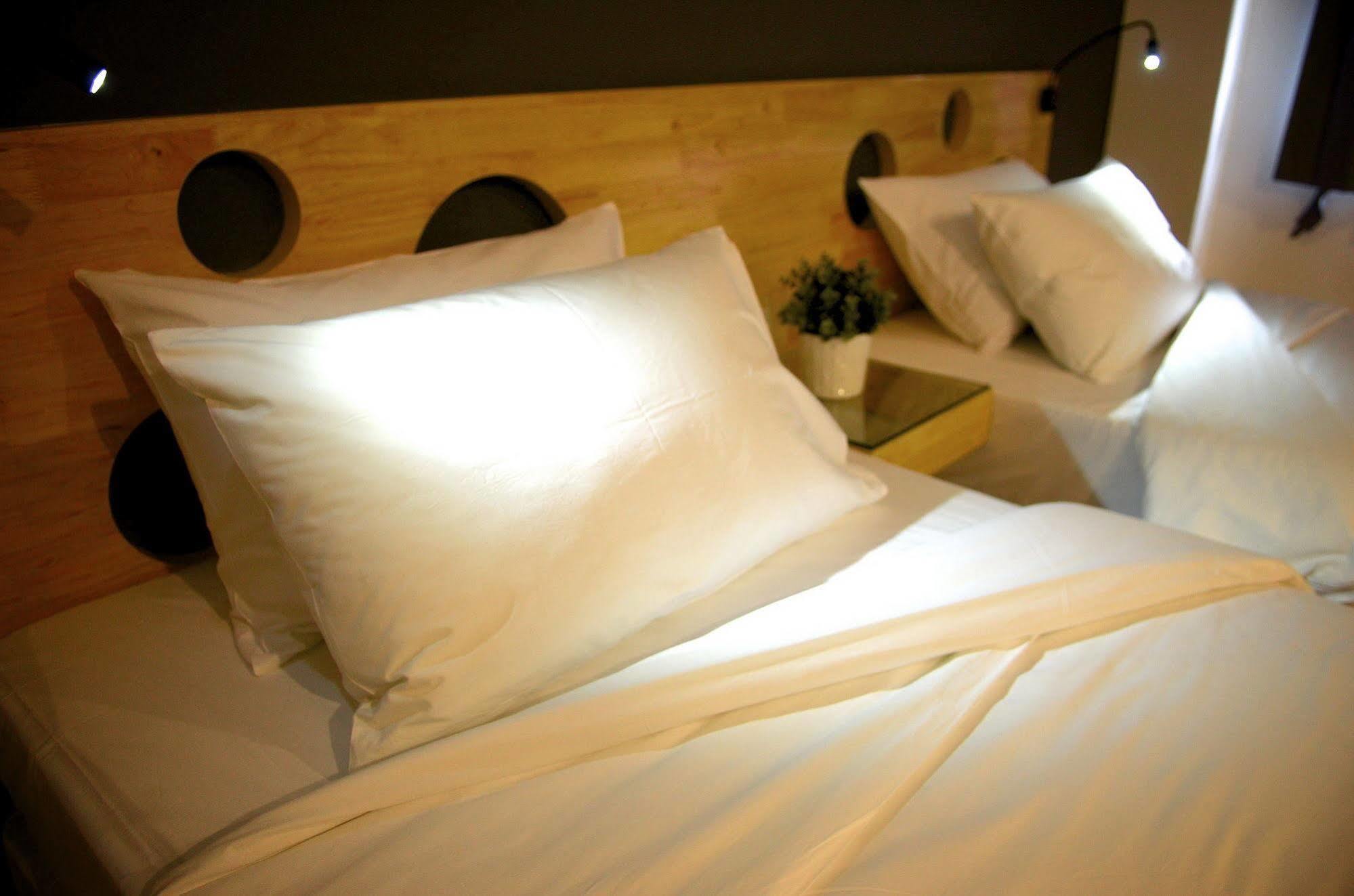 Mybed Ratchada Hotel Банкок Екстериор снимка